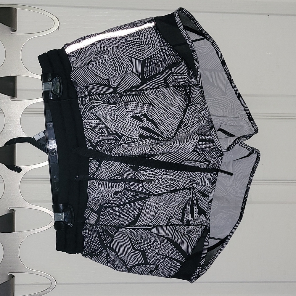 Lululemon Hotty Hot Short (long)